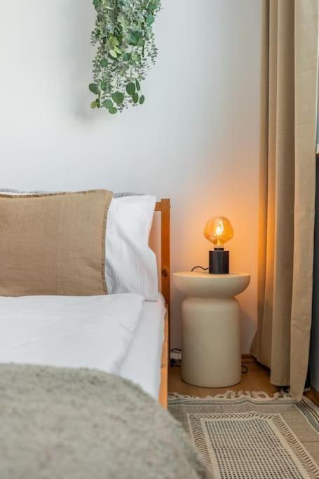 Duna Retreat: City Serenity Bratislava Bagian luar foto