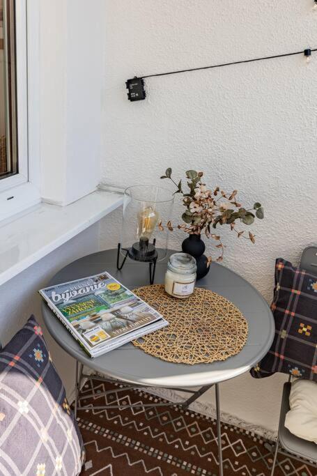 Duna Retreat: City Serenity Bratislava Bagian luar foto