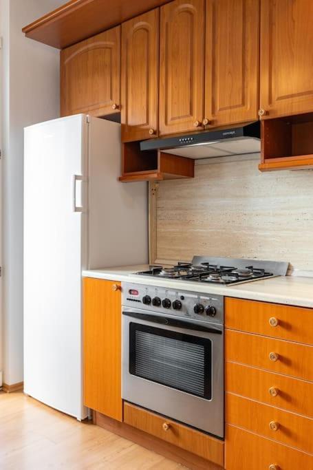 Duna Retreat: City Serenity Bratislava Bagian luar foto